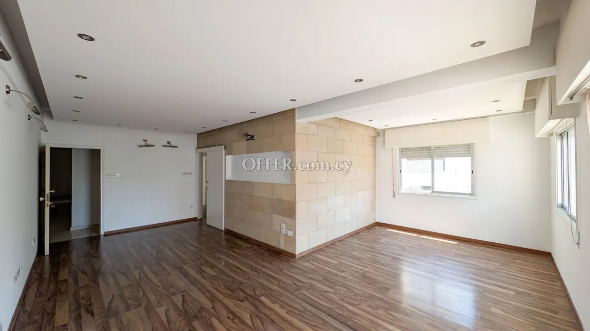 Three Bedroom Apartment in Agioi Omologites Nicosia - 7