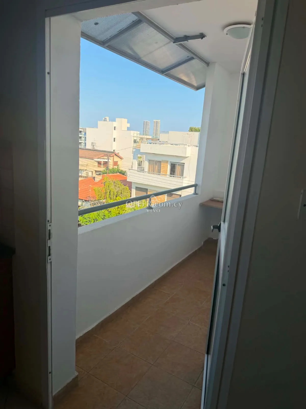 THREE BEDROOM APARTMENT IN MESA GEITONIA, LIMASSOL - 8