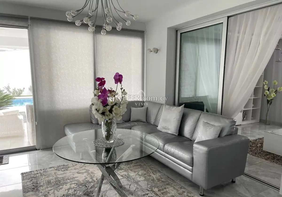 SPACIOUS 4 BEDROOM VILLA IN PAREKLISIA - 7