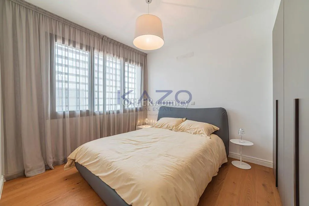 Spacious Top Floor Apartment in Central Papas Area - 4