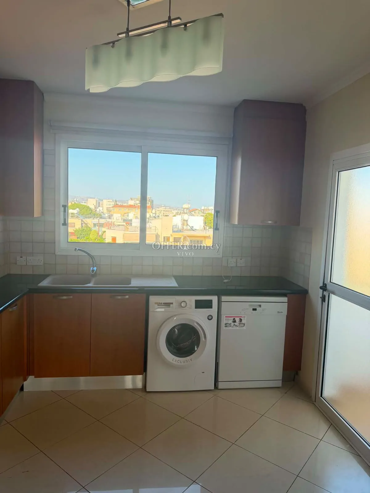 THREE BEDROOM APARTMENT IN MESA GEITONIA, LIMASSOL - 7