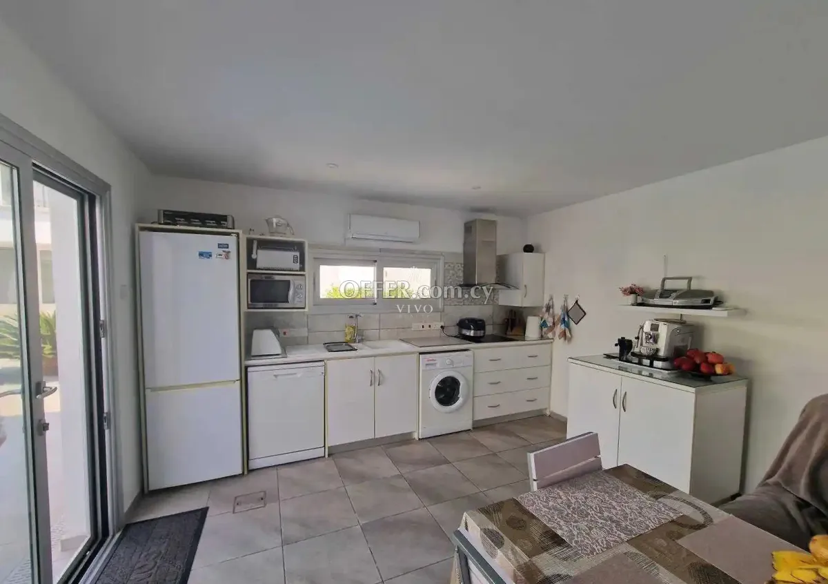 SPACIOUS 4 BEDROOM VILLA IN PAREKLISIA - 6