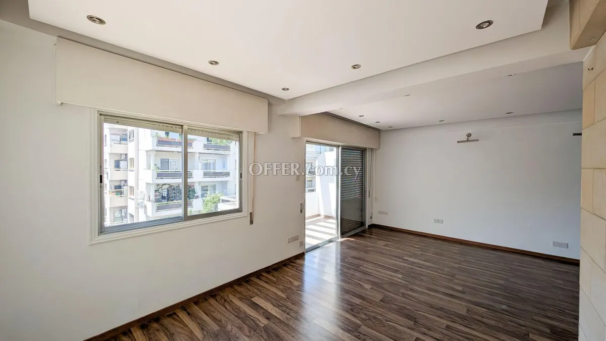 Three Bedroom Apartment in Agioi Omologites Nicosia - 4