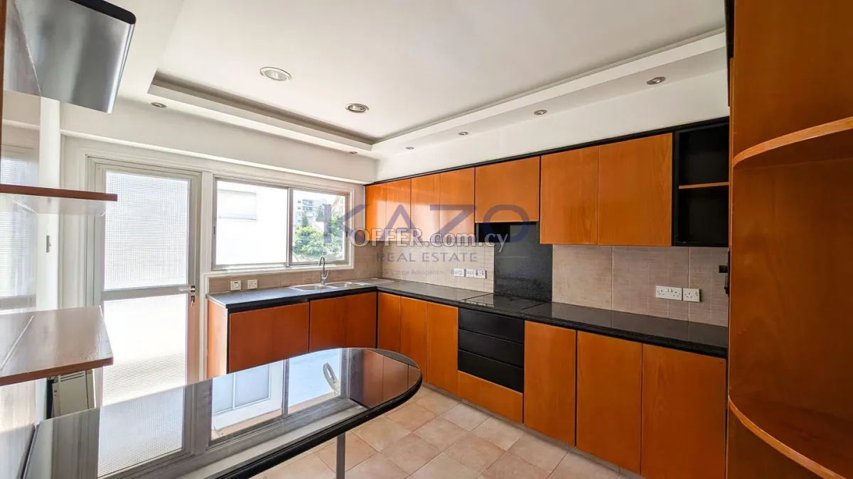 Three Bedroom Apartment in Agioi Omologites, Nicosia - 6