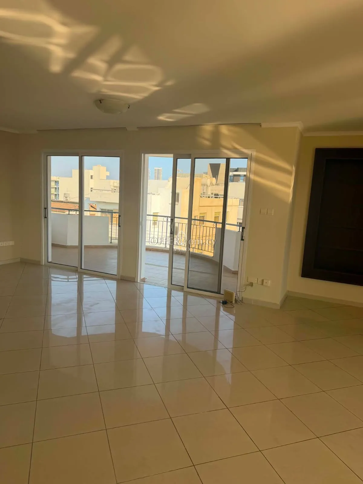 THREE BEDROOM APARTMENT IN MESA GEITONIA, LIMASSOL - 4