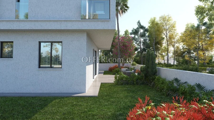 House with private garden in Pareklisia - 2