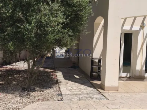 Fully Furnished House with Pool in Agios Tychonas - 4