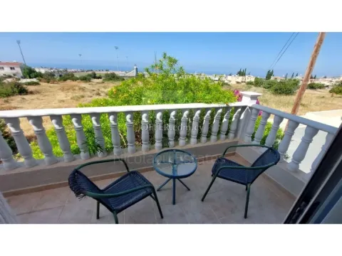 Three bedroom resale villa in Peyia area of Paphos - Main Photo