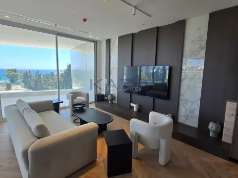 Modern Seafront Apartment with Gym in Mouttagiaka - 8