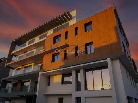 Spacious Top Floor Apartment in Central Papas Area - 8