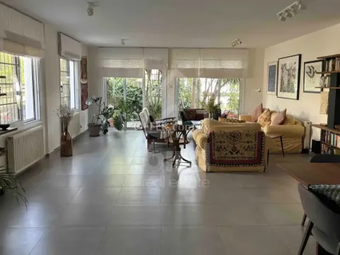 4 Bed Semi-Detached House for Rent in Engomi, Nicosia - 11