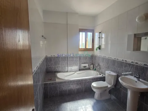 4 Bedroom Detached Villa For Rent Agio Avrosio, Limassol - 9