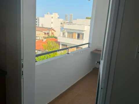 THREE BEDROOM APARTMENT IN MESA GEITONIA, LIMASSOL - 8
