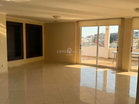 THREE BEDROOM APARTMENT IN MESA GEITONIA, LIMASSOL - 6