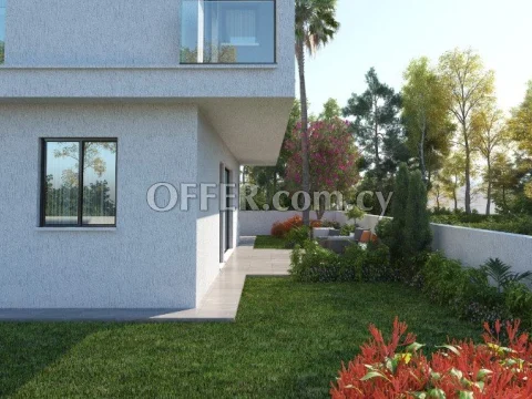 House with private garden in Pareklisia - 2