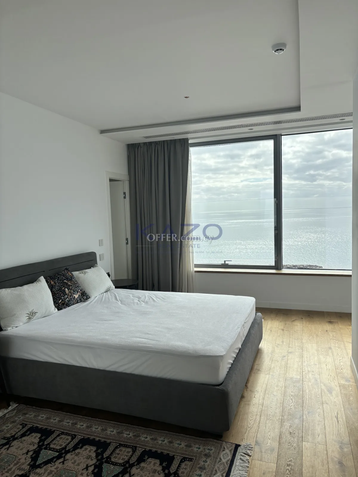 Seafront Apartment with Pool in Agios Tychonas - 5
