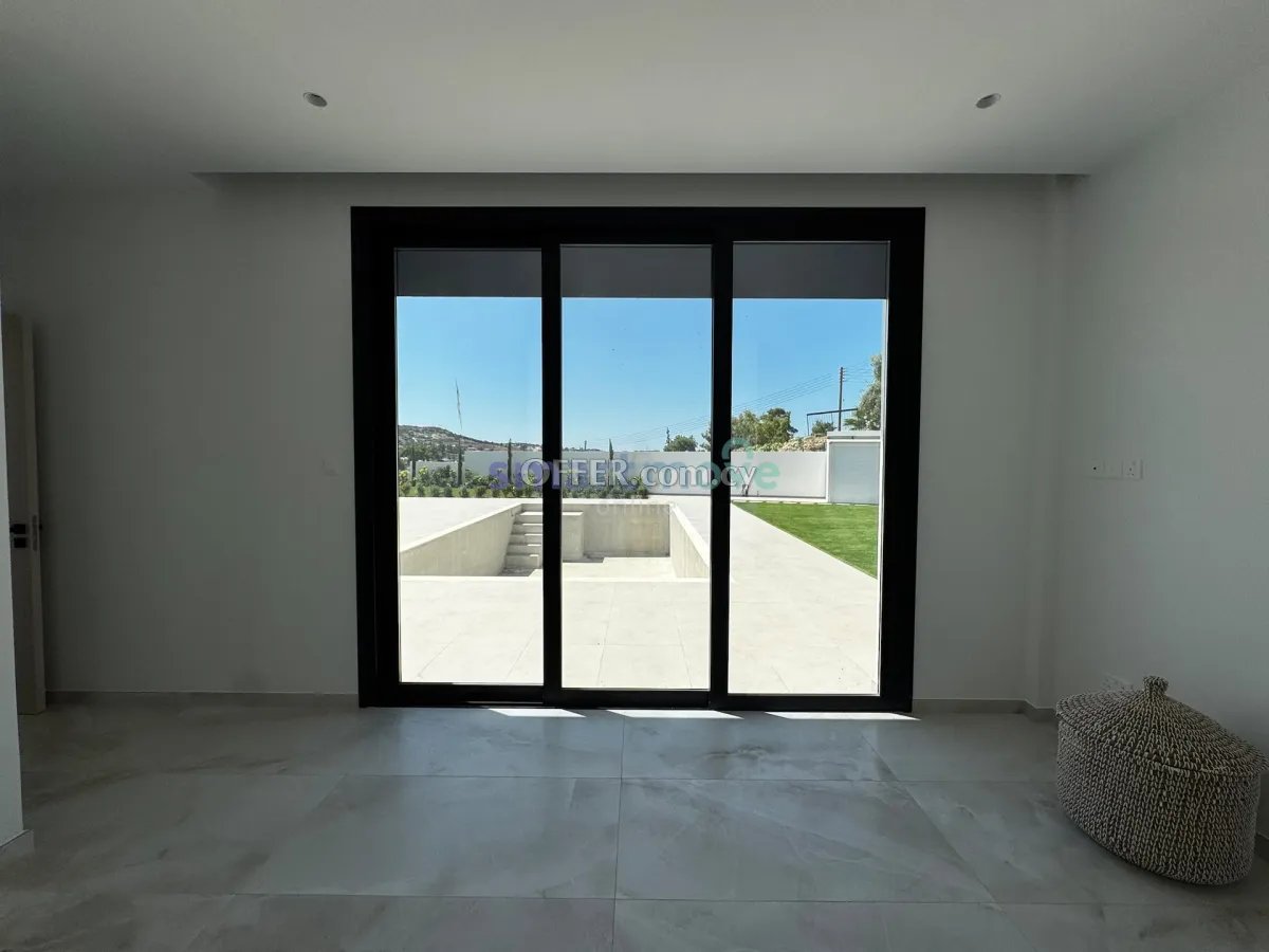 4 Bedroom Brand New Bungalow For Rent Pareklissia - 3