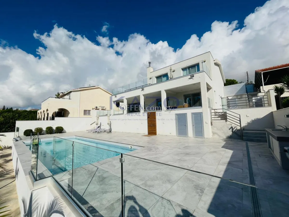 Spacious Furnished Villa with Pool in Episkopi - 1