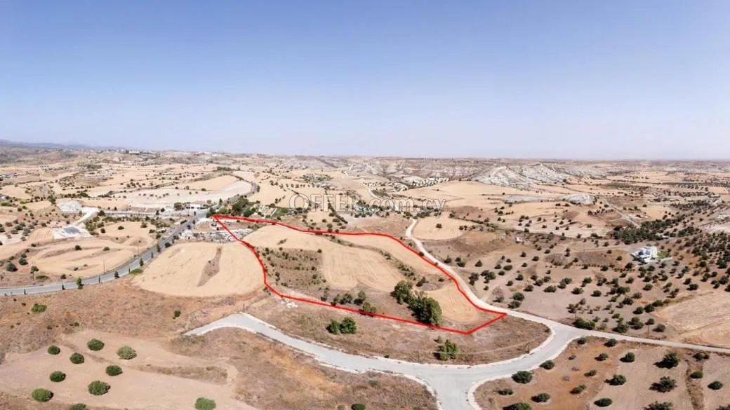 Shared residential field in Analiontas Nicosia - 1