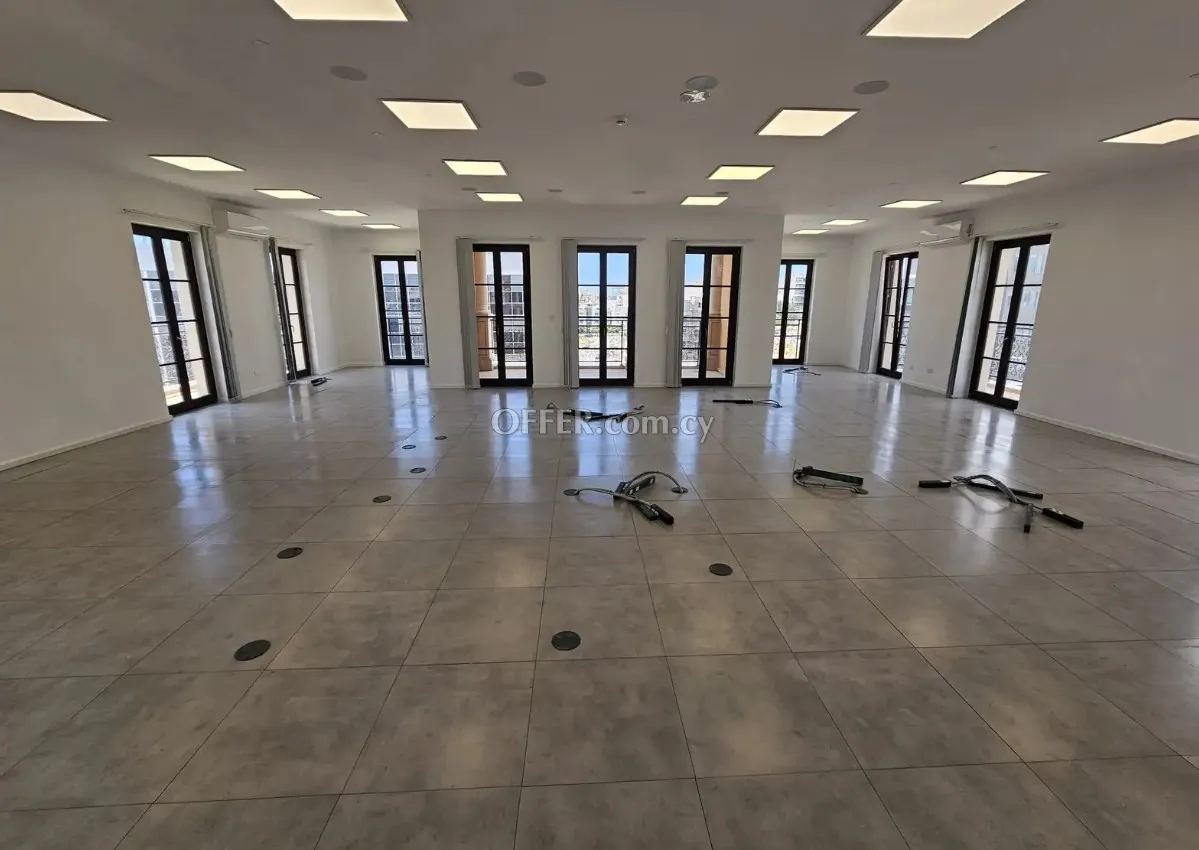 Commercial (Office) in Linopetra, Limassol for Sale - 1