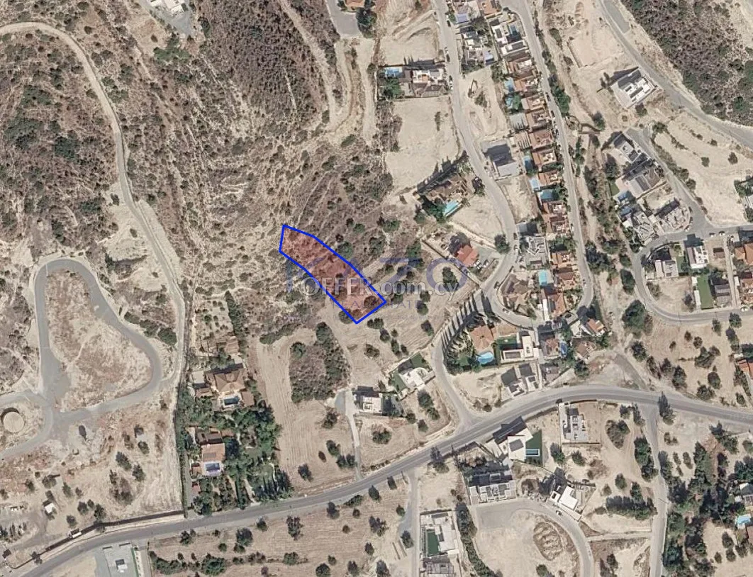 Large 1673m2 Field for Sale in Palodeia Village - 1
