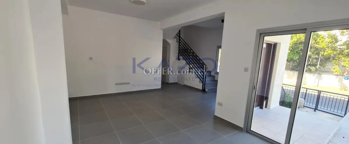 Three Bedroom Semi-Detached Home in Central Agios Nektarios - 10