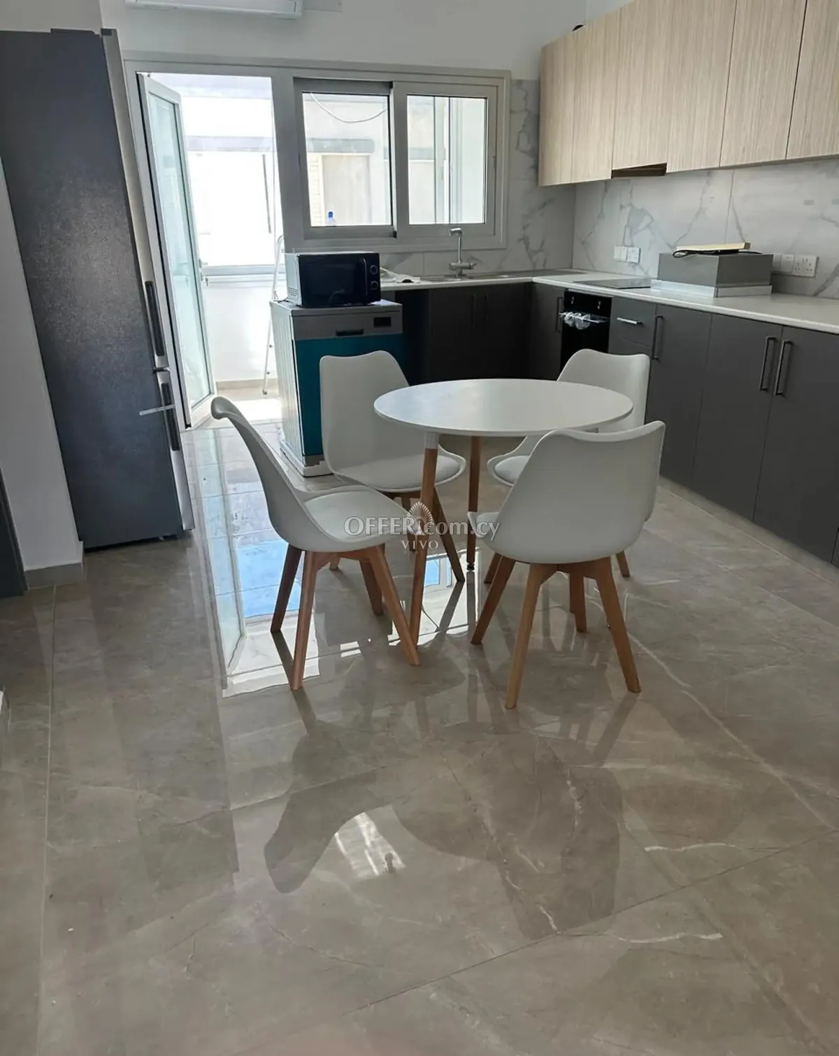 FRESHLY RENOVATED 3 BEDROOM APARTMENT IN KATO POLEMIDIA - 11