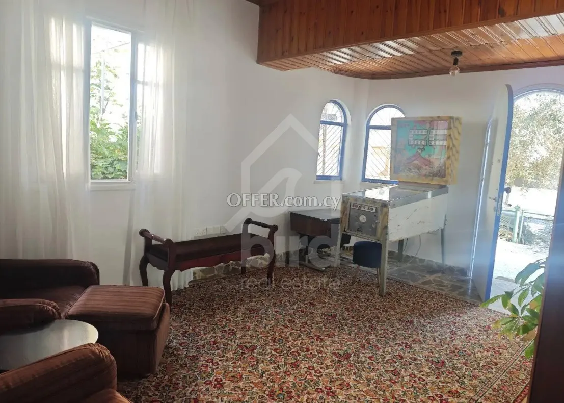 4 Bed Detached House for Sale in Agios Dometios, Nicosia - 10