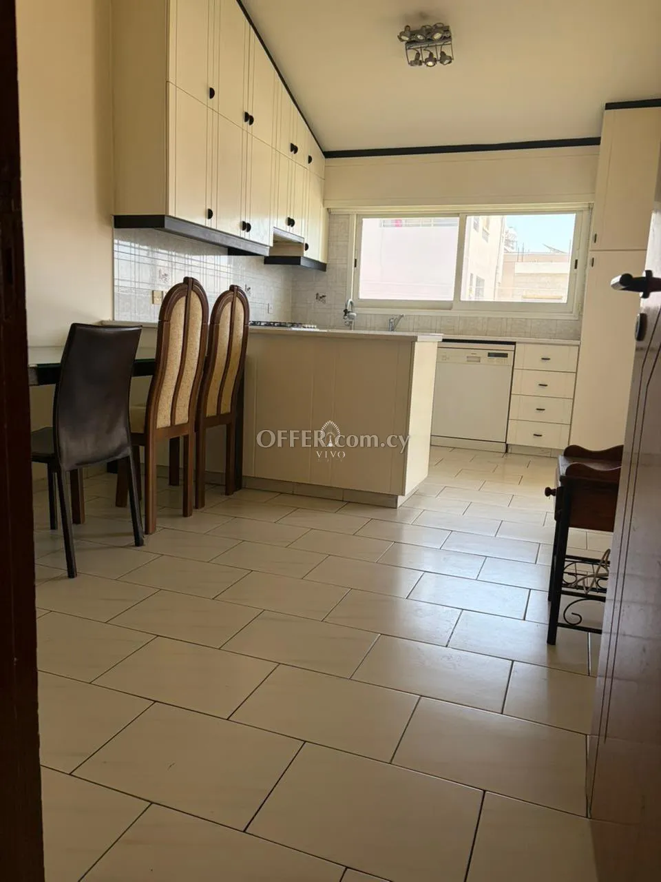 THREE BEDROOM APARTMENT IN AGIOS ATHANASIOS, LIMASSOL - 9