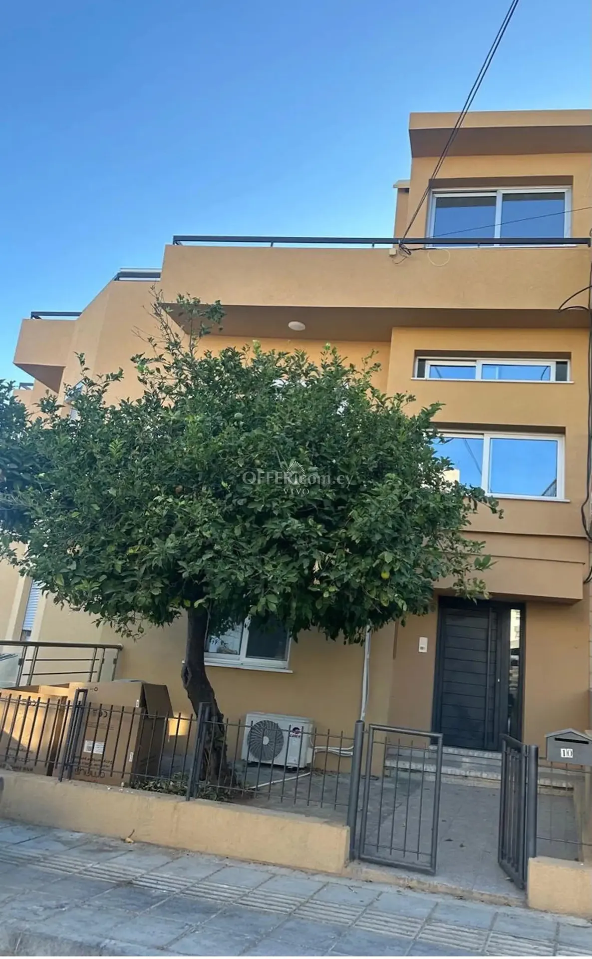 FRESHLY RENOVATED 3 BEDROOM APARTMENT IN KATO POLEMIDIA - 7