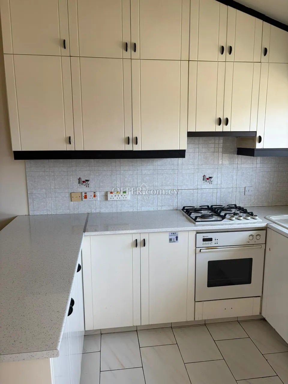 THREE BEDROOM APARTMENT IN AGIOS ATHANASIOS, LIMASSOL - 6