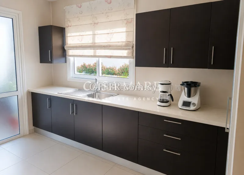 3+1 Bedroom Penthouse Apartment in Acropolis, Nicosia - 2