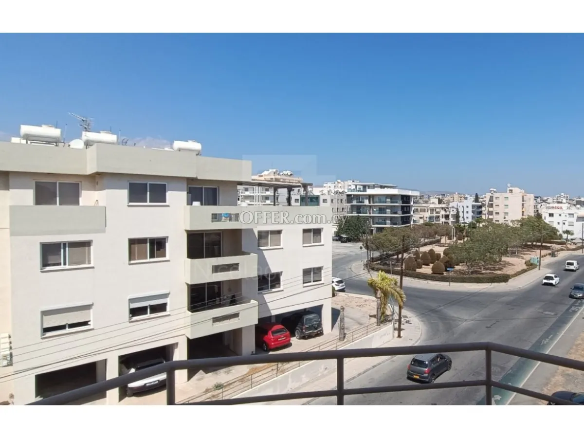 3 bedroom property in a central location close to ERA Apollon - 3