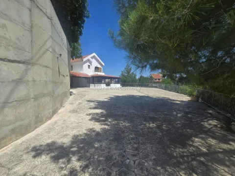 3-bedroom Detached Villa 132 sqm in Agios Amvrosios - 2