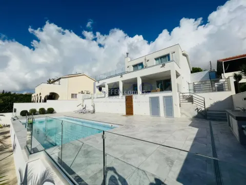 Spacious Furnished Villa with Pool in Episkopi - Main Photo