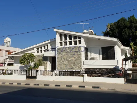 Fully Furnished Three Bedroom Villa in Ypsonas - Main Photo
