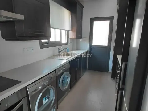 THREE BEDROOM WHOLE FLOOR APARTMENT IN PANTHEA LIMASSOL - 10