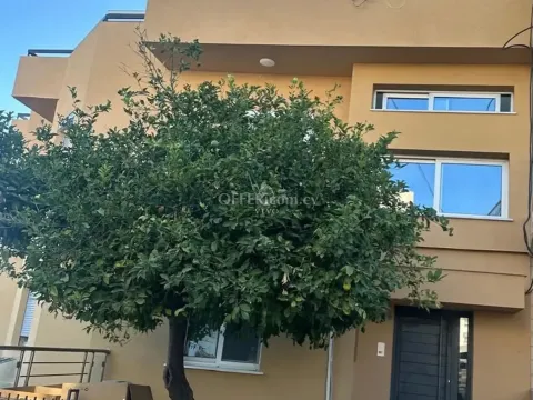 FRESHLY RENOVATED 3 BEDROOM APARTMENT IN KATO POLEMIDIA - 7