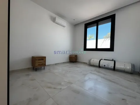 4 Bedroom Brand New Bungalow For Rent Pareklissia - 5