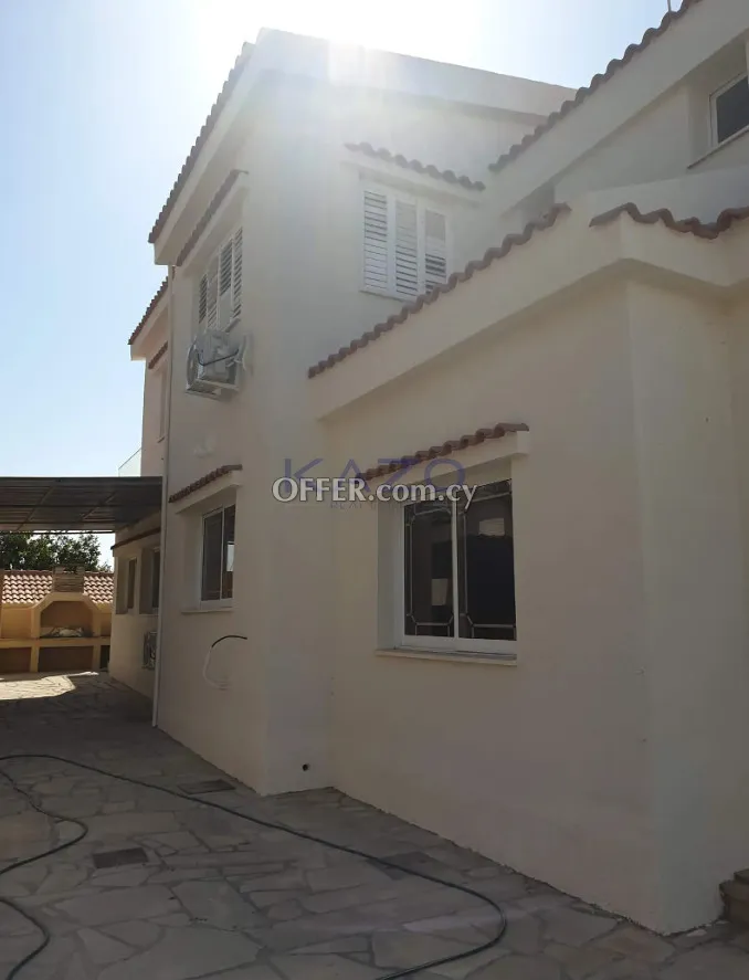 4-Bed Detached House in Kato Polemidia - 11