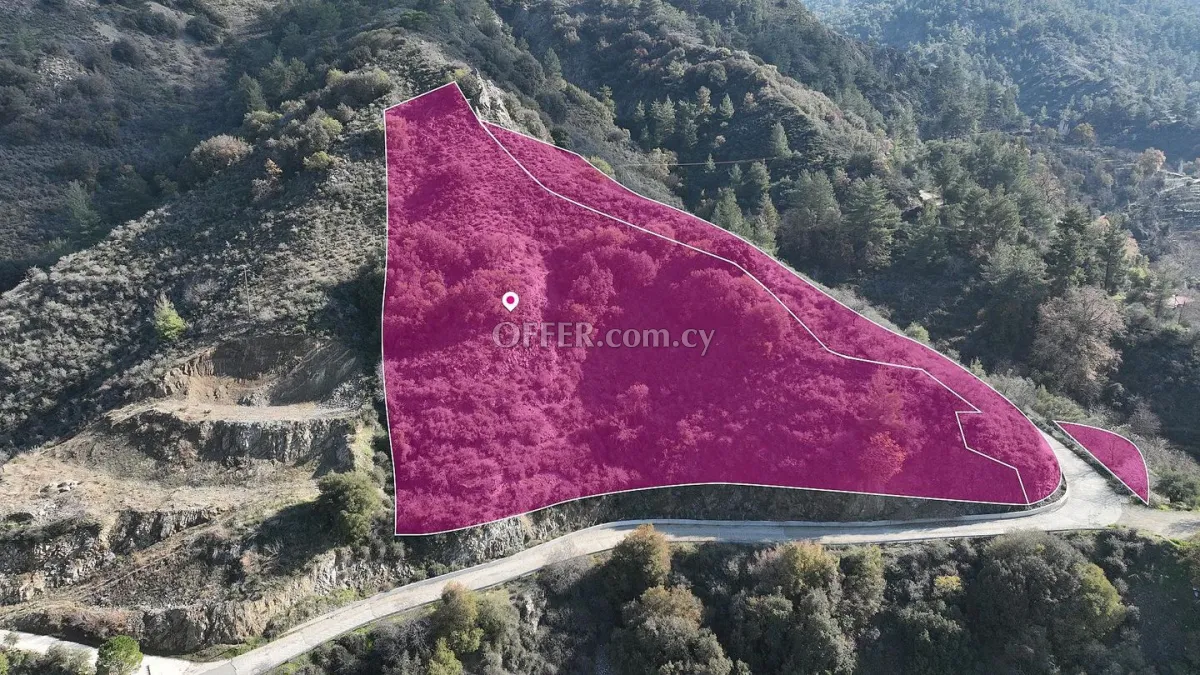 Three residential and agricultural fields located in Nicosia Moutoullas. - 3