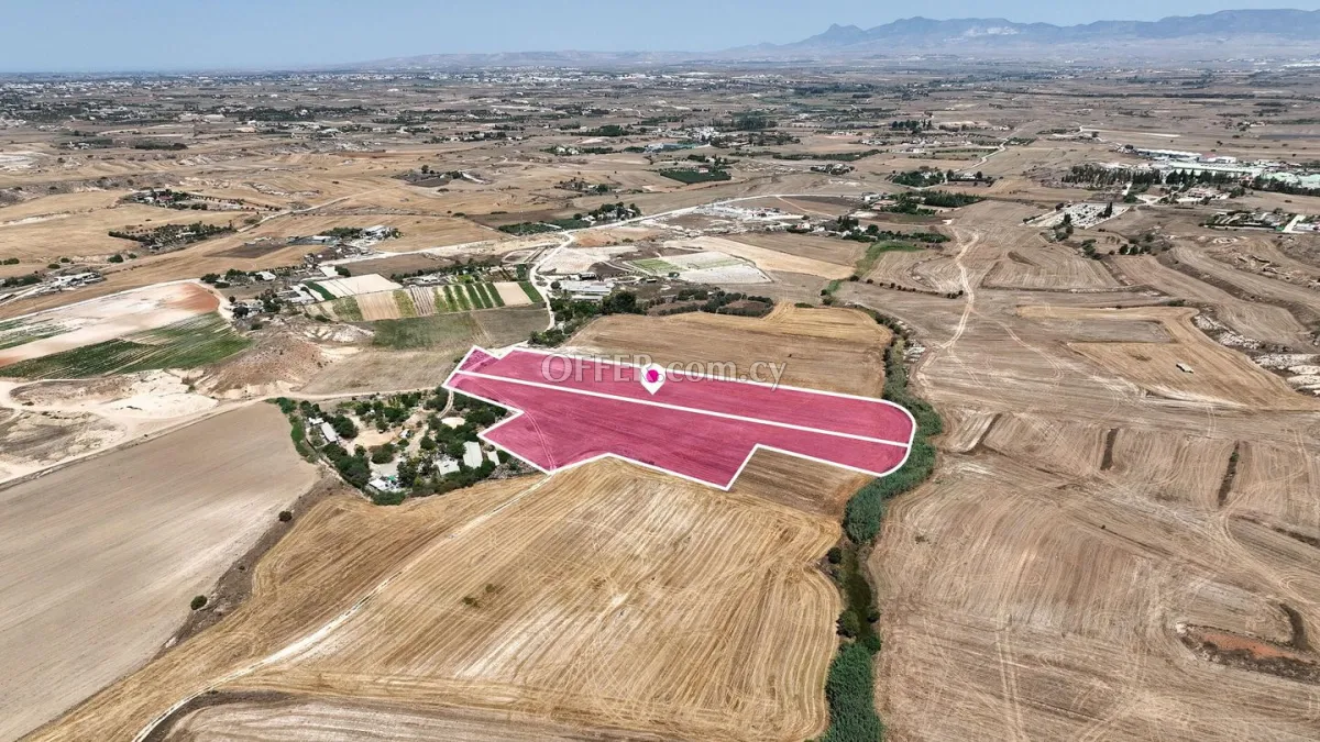 Two adjacent agricultural fields in Pano Deftera Nicosia - 4