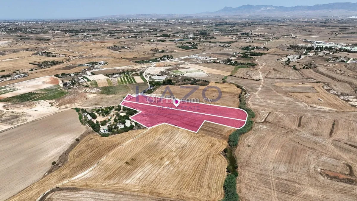 Two adjacent agricultural fields in Pano Deftera, Nicosia - 4