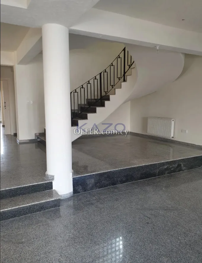 4-Bed Detached House in Kato Polemidia - 9