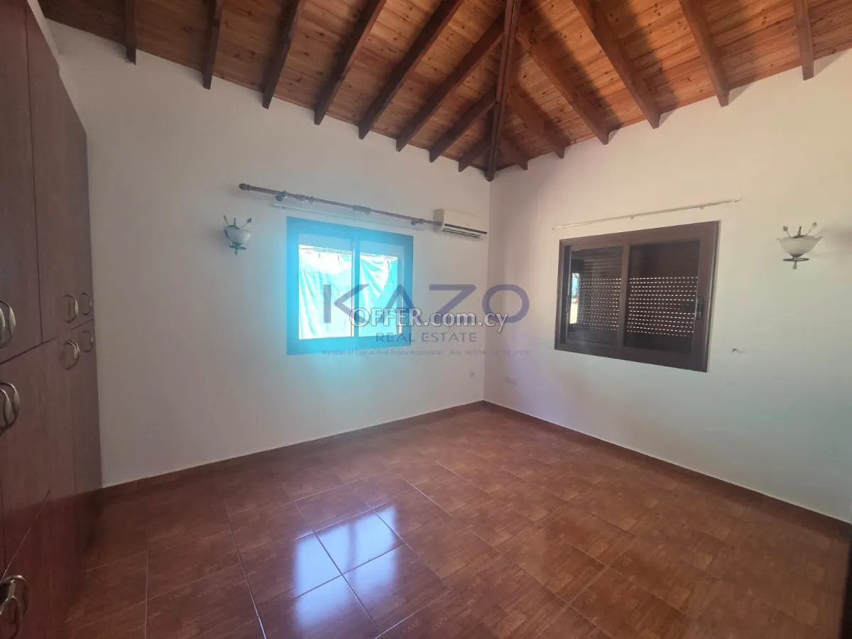 Spacious Detached House in Peaceful Monagroulli Village - 10
