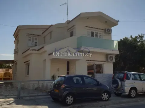 4-Bed Detached House in Kato Polemidia - Main Photo
