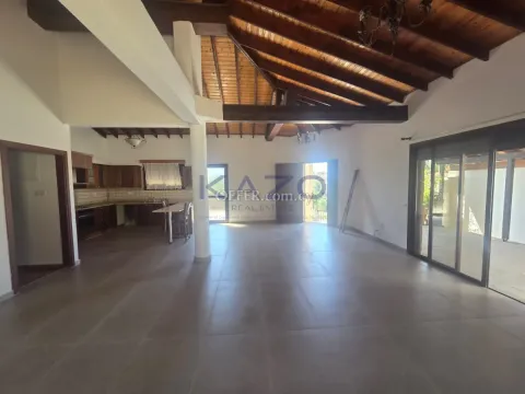 Spacious Detached House in Peaceful Monagroulli Village - 13