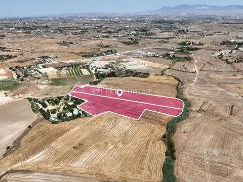 Two adjacent agricultural fields in Pano Deftera Nicosia - 4