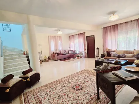 FABULOUS 4 BEDROOM VILLA IN AGIOS ATHANASIOS - 10