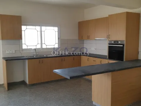 4-Bed Detached House in Kato Polemidia - 4